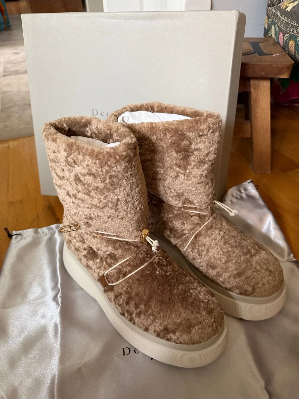 Luxurious Cozy Shearling Platform Boots - Tan EU 40